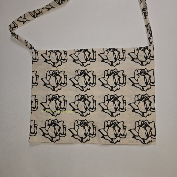 13 x 17" Freda Salvador Tote Bag Rose Floral Print Cream Black Linen Shop Rose U - Picture 3 of 6